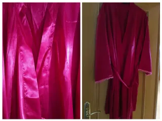 Bata de satén rosa con encaje