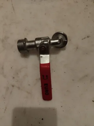 Grifo de agua EURO metal y plástico