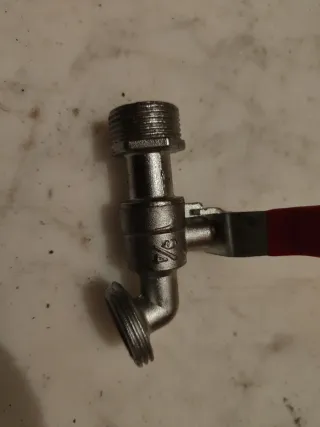 Grifo de agua EURO metal y plástico