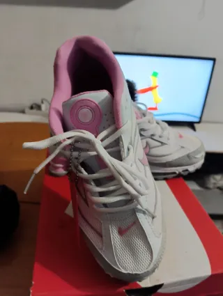 Nike rosas y blancas