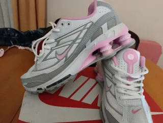 Nike rosas y blancas