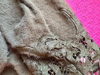 Jersey suave cuello barco con encaje