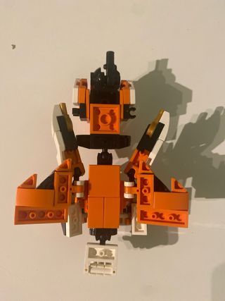 Nave espacial naranja LEGO