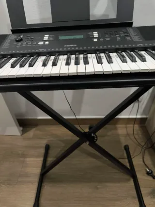 Teclado Yamaha PSR-E373