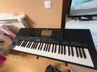 Yamaha PSR SX720