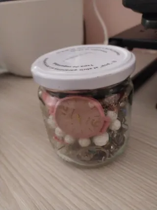 Barattolo di gioielli misteriosi