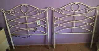 Mesilla y cómoda juvenil de madera