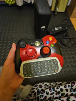 Xbox 360 Negra + Accesorios + Juego Resident Evil