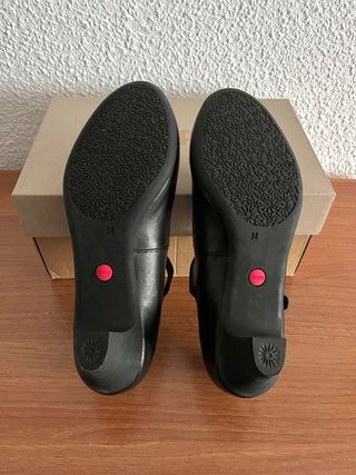 Zapatos de piel tacón bajo negros talla 38 Camper