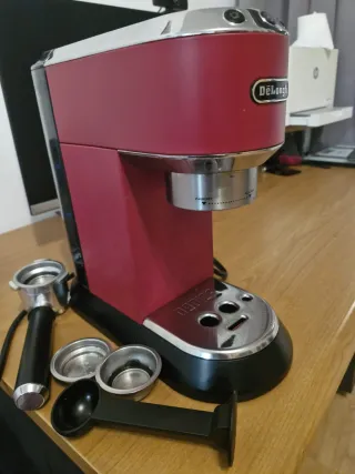 Cafetera Delonghi Roja