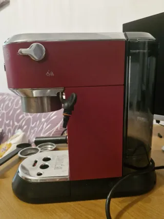 Cafetera Delonghi Roja