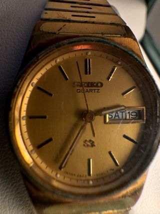 Reloj Seiko Quartz Dorado
