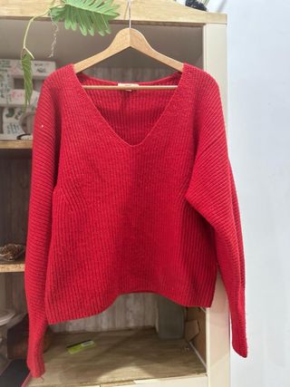 Jersey Rojo H&M + Pañuelo Étnico
