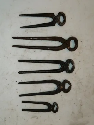 Juego de 5 tenazas antiguas