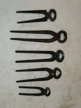 Juego de 5 tenazas antiguas