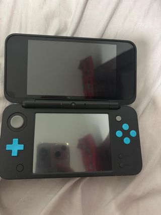 Nintendo 2DS XL Negra y Azul