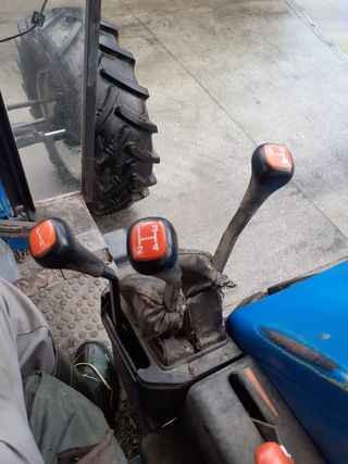 Tractor Ford New Holland 5640