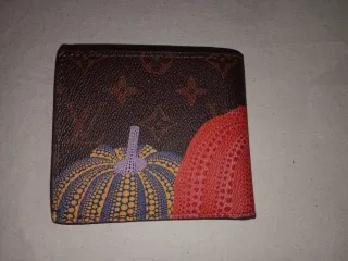 Portafoglio stile Louis Vuitton x Yayoi Kusama