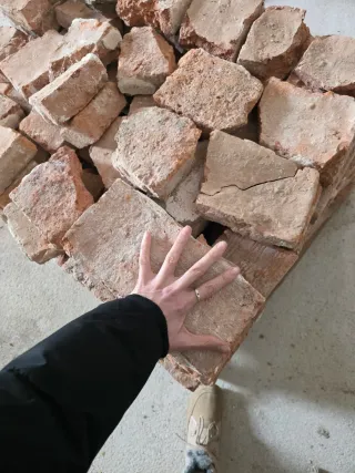 Ladrillo macizo refractario antiguo