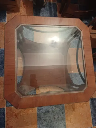 Mesa de centro de madera y cristal