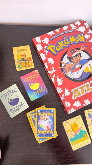 Pack Pokémon: Libro, Cajas y Cartas