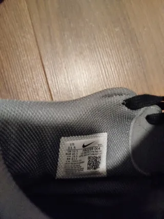 Zapatillas Nike Negras y Grises LeBron