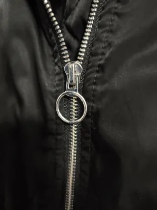 Cazadora bomber negra