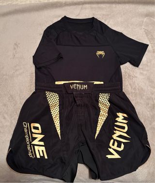 Conjunto Venum ONE Championship Negro/Dorado