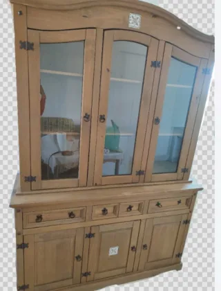 Vitrina rústica de madera y cristal