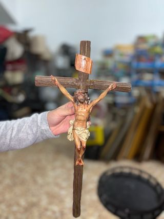 Crucifijo de Jesús con INRI