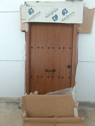 Puerta de entrada Andreu rústica nueva