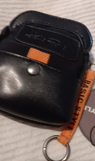 Monedero Hello Ferretti Negro Naranja Llavero