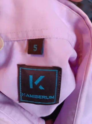 Traje con chaleco, camisa, fajín y corbatin