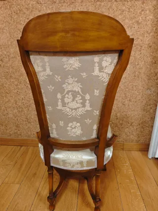 Sillas de comedor de madera y tela