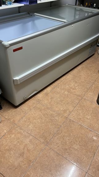 Arcón Congelador 2x82x82 m