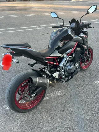 Kawasaki Z900, 125cv en muy buen estado y cuidada.