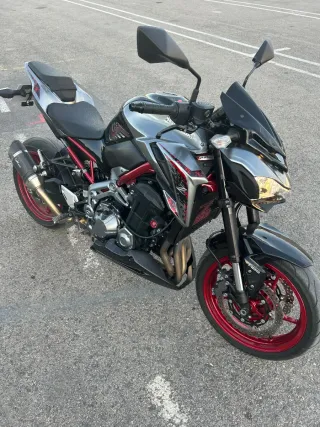 Kawasaki Z900, 125cv en muy buen estado y cuidada.