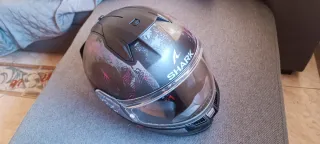 Casco Moto Shark Talla S Negro y Rosa.