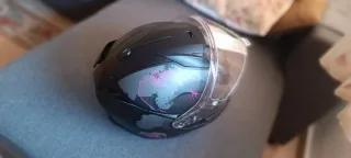 Casco Moto Shark Talla S Negro y Rosa.