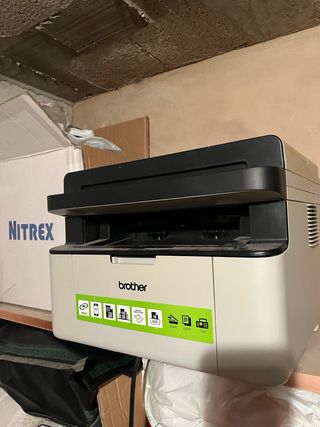 Impresora Brother Beige y Blanca