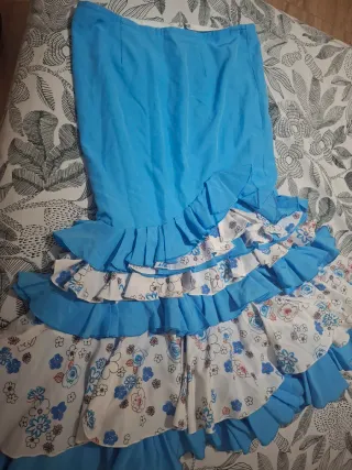 Falda flamenca volantes azul y estampado floral
