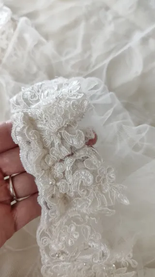 Velo de novia con encaje