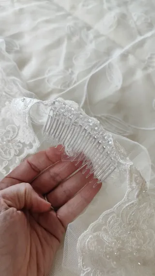 Velo de novia con encaje