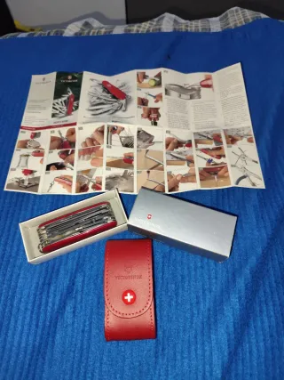 Coltello Victorinox con custodia