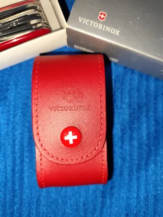 Coltello Victorinox con custodia