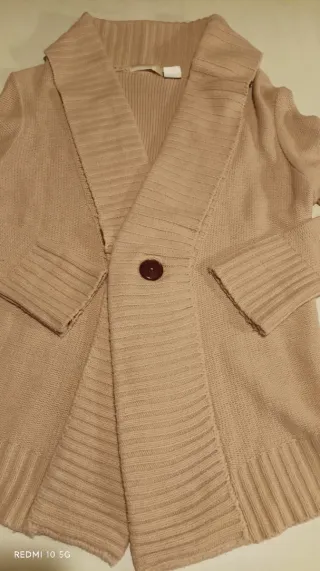Cardigan em bege