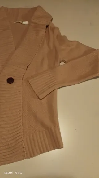 Cardigan em bege