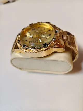 Reloj Dorado Elegante