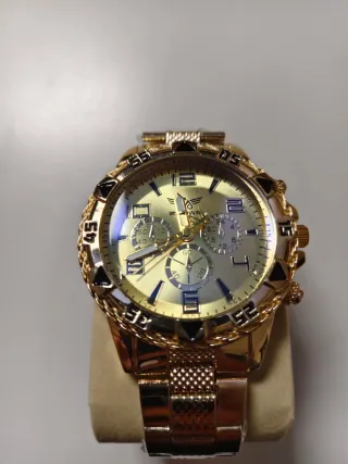 Reloj Dorado Elegante