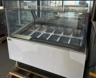 Vitrinas  de helados 642477935